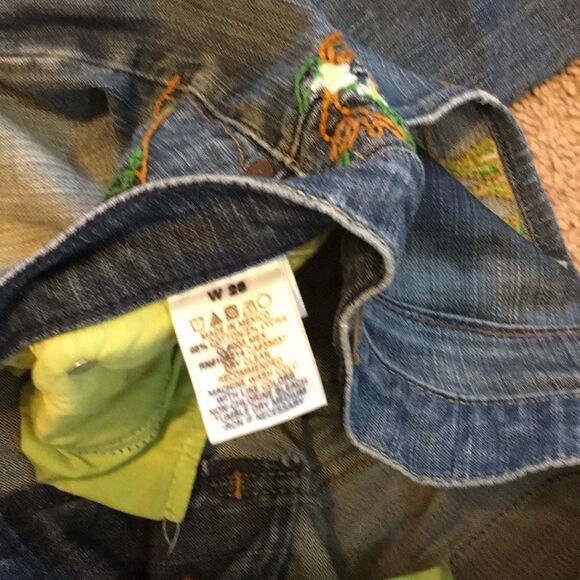 Indie Designs Flower Embroidered Stonewashed Jeans - rare find!!Size 28 Boho - Picture 3 of 11